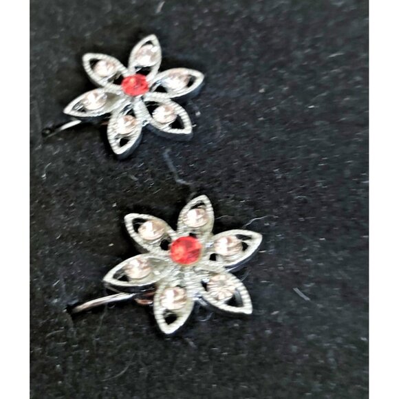 Red and Clear Rhinestone 10 Flower petal 15" necklace and earrings set - Picture 9 of 11